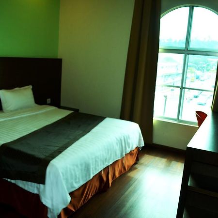 Lintas Plaza Hotel Κότα Κιναμπαλού Εξωτερικό φωτογραφία